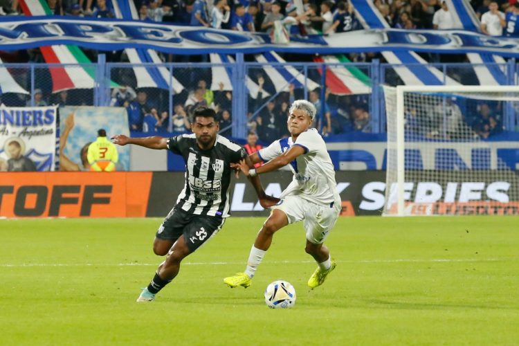 EN VIVO: Central Córdoba cae 1-0 al descanso ante Vélez