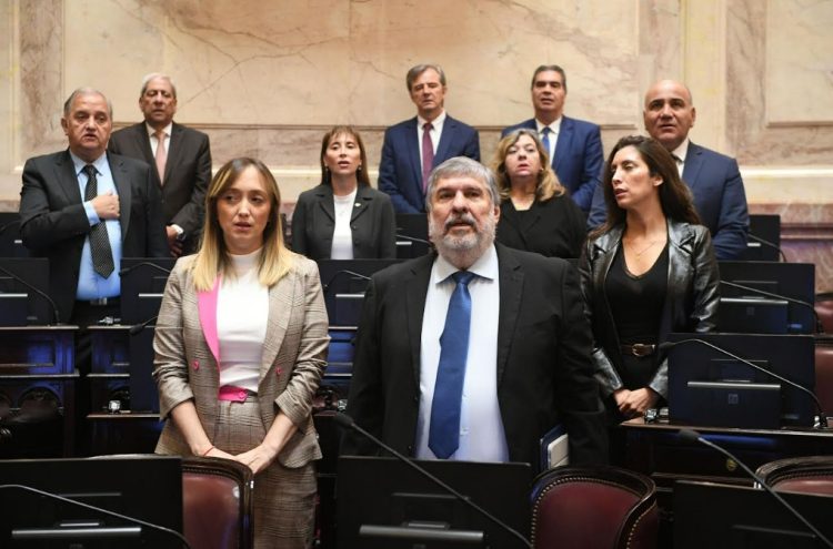 Senadores peronistas impulsan un proyecto para subsidiar la tarifa de luz en el Norte Grande
