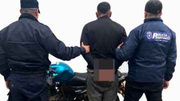 A punta de cuchillo, asaltó a la empleada de un kiosco para llevarse plata y cigarrillos: la policía lo puso tras las rejas