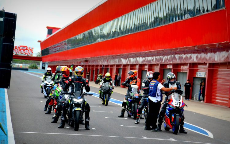 Gran actividad en el segundo día de pruebas libres en Termas