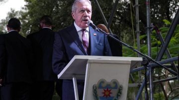 Elías Suárez en el Acto por la Autonomía Provincial: “Santiago siempre ha puesto todo lo que esté a su alcance para superar los momentos difíciles que la historia nos va marcando”