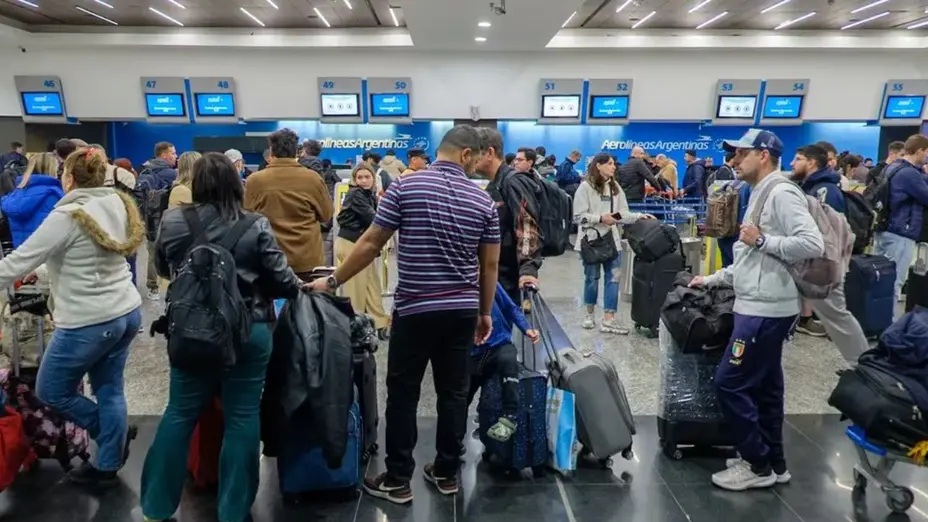 ATE anunció un paro de controladores para mañana: Qué pasará con los vuelos