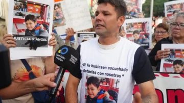“Todos tienen que pagar”: el desgarrador pedido del padre de Ángel López al encabezar una marcha