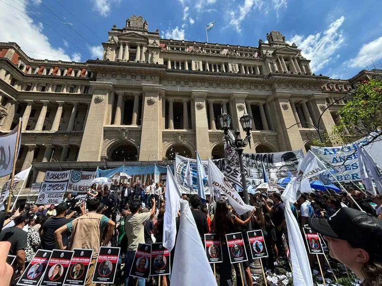 La CGT recusó a los jueces que reactivaron la reforma laboral y denunció “favores” oficiales