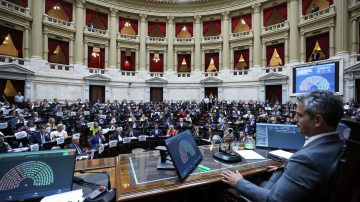 Denuncian un “festival de créditos” del Banco Nación para funcionarios y legisladores libertarios