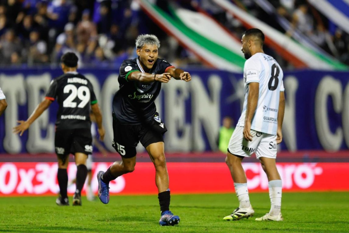 Vélez venció a Gimnasia y Tiro y sigue en la Copa Argentina