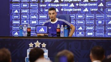 El tenso momento que vivió Scaloni en la conferencia de prensa por un infiltrado: “Pensé que era algo preparado”
