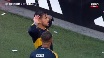 Brillante ejecución de Paredes en el penal y festejo a lo Riquelme con el Topo Gigio