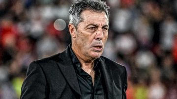 El susto del DT Frank Kudelka que protagonizó un accidente cuando se dirigía a la práctica de Newell´s