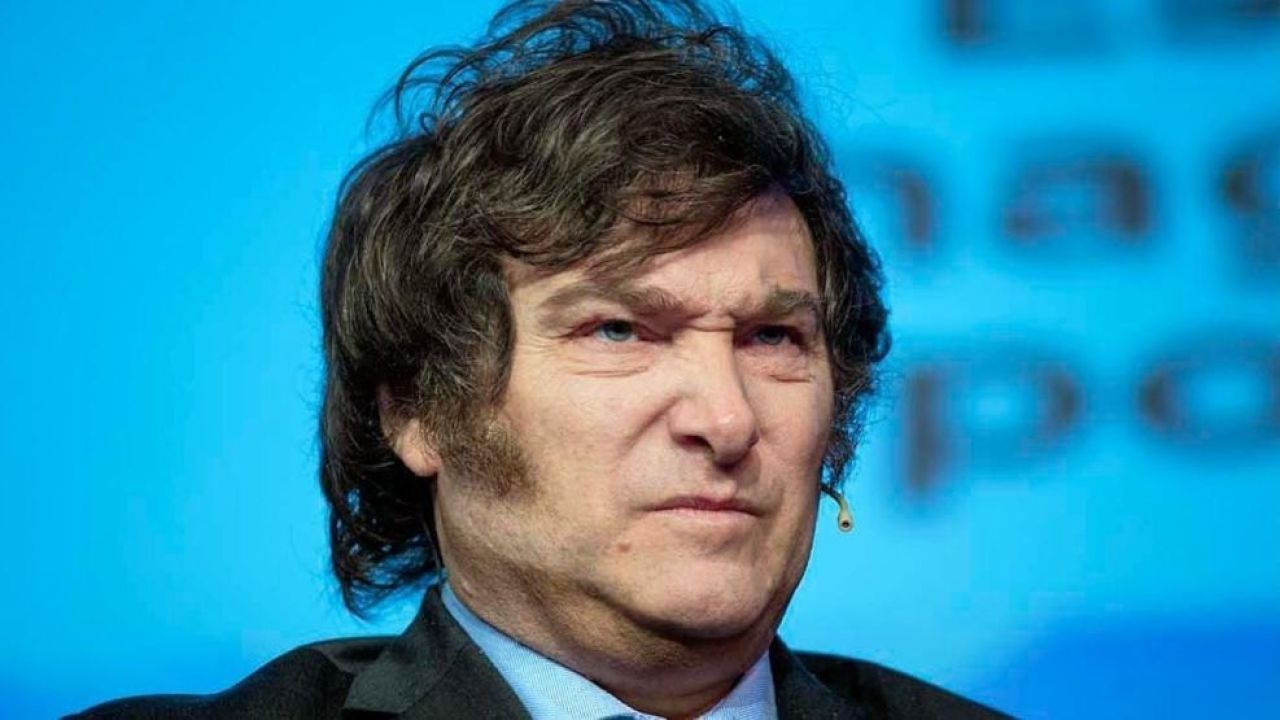 Milei niega la caída del consumo y para defenderse comparte imágenes de avenida Corrientes: “Eso que el video es a fin de mes”