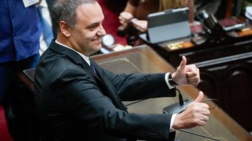 Adorni atacó con dureza al kirchnerismo y defendió el “plan anti-inflacionario” del oficialismo