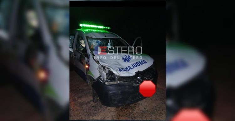 Monte Quemado: ambulancia de un servicio privado chocó contra un animal cuando trasladaba a una paciente