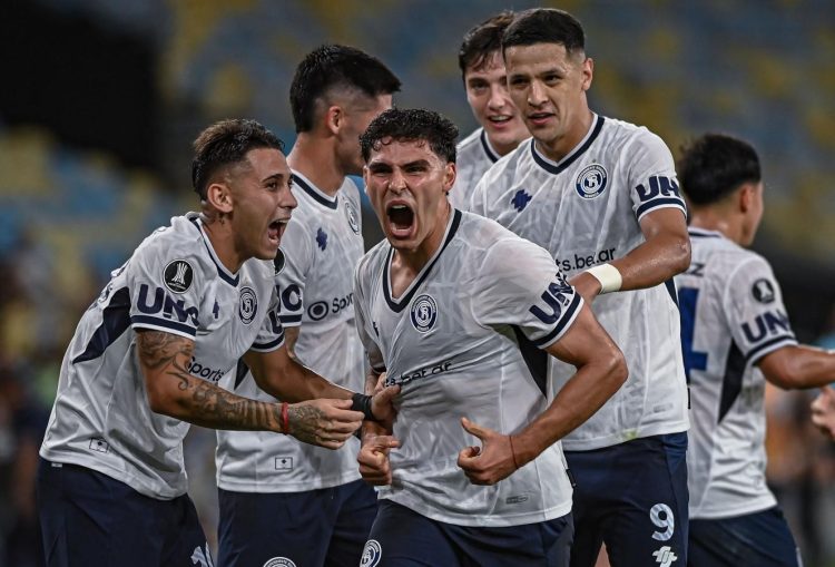 Independiente Rivadavia dio el golpe en Brasil y derrotó a Fluminense