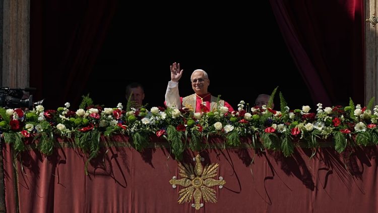 En su primera Pascua como Papa, León XIV criticó la “idolatría del lucro”
