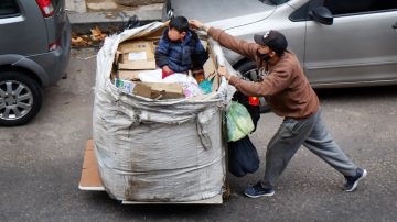 Estudio asegura que la pobreza infantil bajó 25% respecto a la que dejó el Gobierno anterior