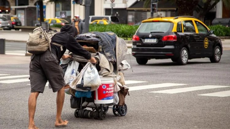 Informe señala que la caída de la pobreza no refleja la realidad de los hogares argentinos