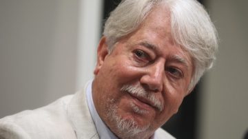 Murió Luis Puenzo, el director que llevó al cine argentino a ganar su primer Oscar