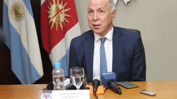 Lorenzetti en su visita a Santiago, se refirió a los desafíos que afronta el Poder Judicial ante la sociedad