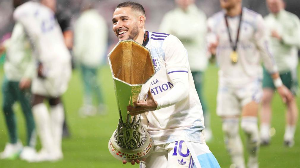Buendía confesó su sueño de jugar en River tras conquistar la Europa League