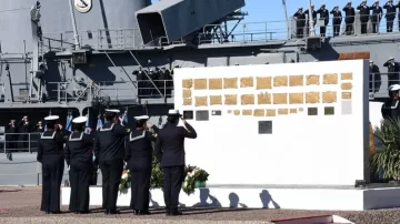 El Gobierno y la Armada rindieron homenaje a los caídos del ARA General Belgrano a 44 años de la tragedia