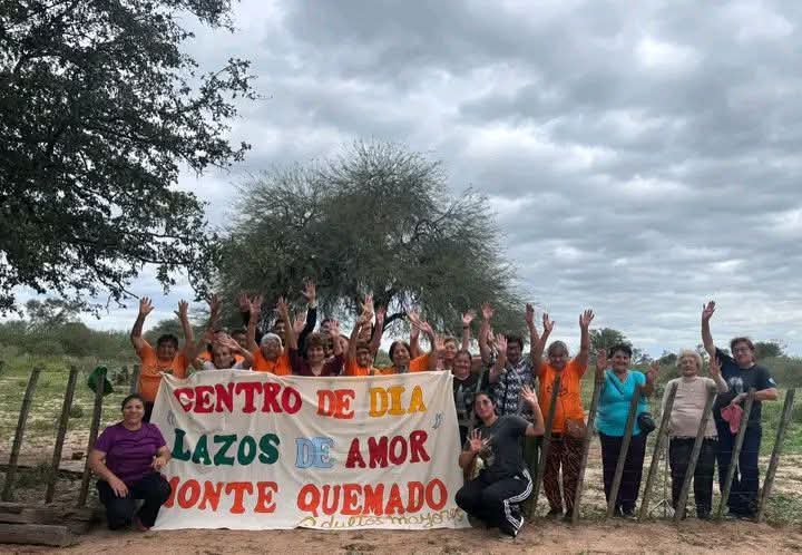 Monte Quemado: adultos mayores de “Lazos de Amor” compartieron una jornada de campo