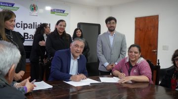 Más familias bandeñas podrán acceder de manera gratuita a la escritura de sus terrenos