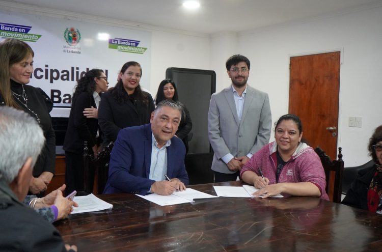 Más familias bandeñas podrán acceder de manera gratuita a la escritura de sus terrenos