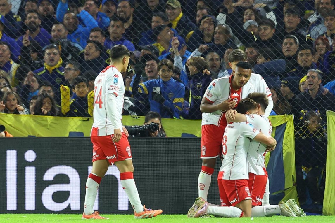 Huracán golpeó a Boca y se metió en cuartos de final