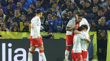 Huracán golpeó a Boca y se metió en cuartos de final