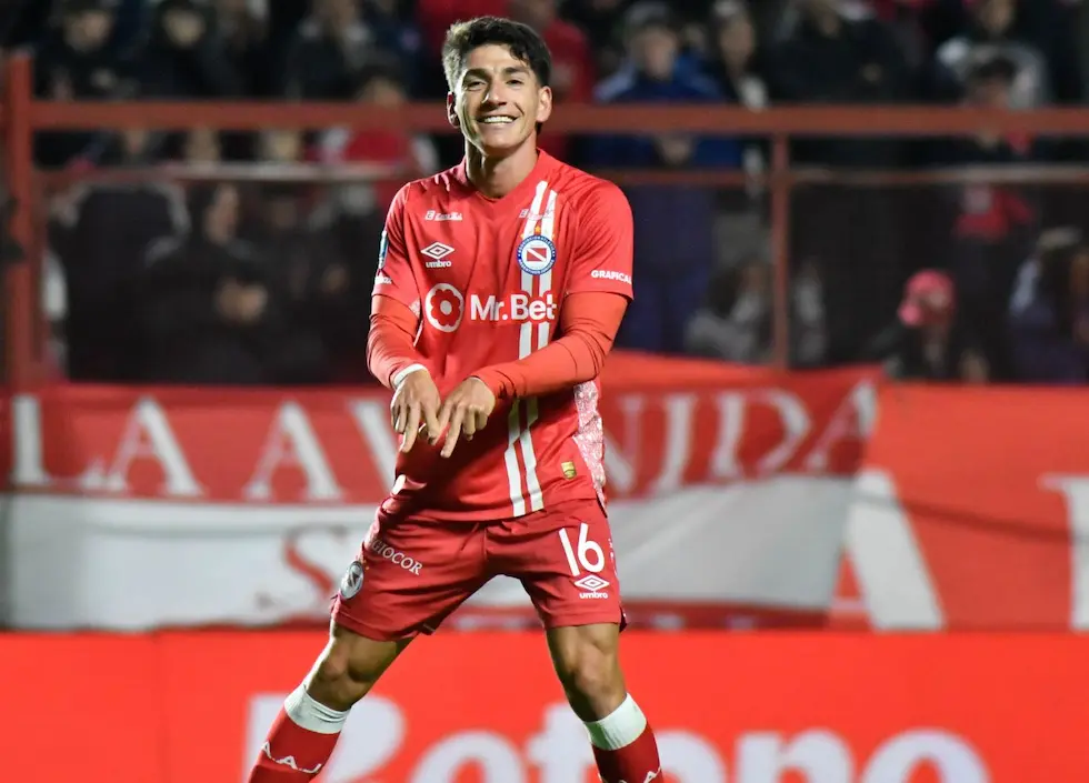 Argentinos Juniors eliminó a Lanús y se metió en cuartos