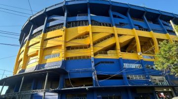 Un hincha brasileño demorado por romper billetes y 413 actas labradas: lo que dejó el operativo en Boca-Cruzeiro
