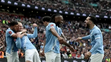 Manchester City volvió a festejar en Inglaterra y levantó la FA Cup