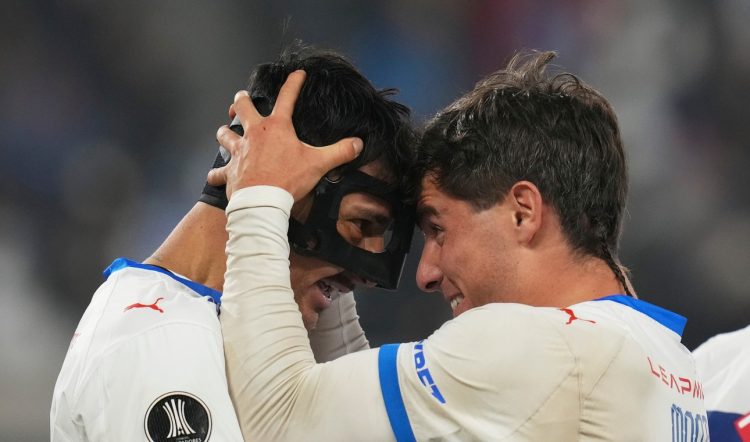 Universidad Católica derrotó a Barcelona y complicó el futuro de Boca en la Libertadores