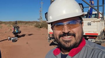 Egresado de la UNSE lidera un equipo de operación y mantenimiento en Vaca Muerta