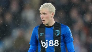 Escándalo en la Premier: Bournemouth investiga a Álex Jiménez por presuntos chats con una menor
