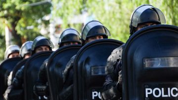 B° Santa Lucía: falso policía simuló un operativo para engañar al propietario de una vivienda