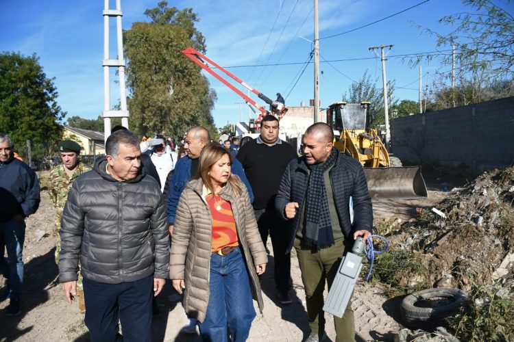 Norma Fuentes anunció un nuevo espacio de recreación y más iluminación en las calles para los vecinos del barrio Parque