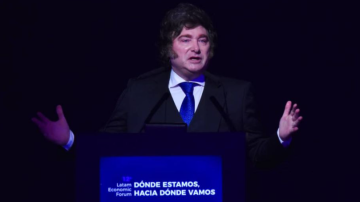 Milei defendió el ajuste y afirmó que “no se le puede pagar a los jubilados eliminando los viajes del Presidente”