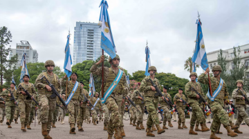 El Gobierno recortó $49.000 millones del presupuesto de Defensa y frenó la modernización militar