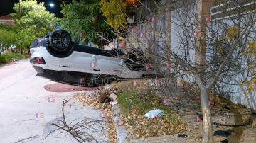 Aparatoso vuelco en el barrio Lomas del Golf en plena madrugada: el informe del hecho