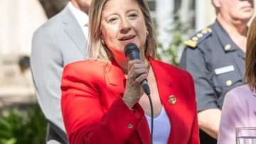 Detuvieron a un ciudadano ruso acusado de liderar una red de noticias falsas contra el Gobierno