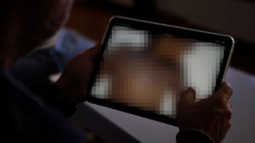 Banda: capturan a un prófugo acusado de distribuir pornografía infantil por WhatsApp