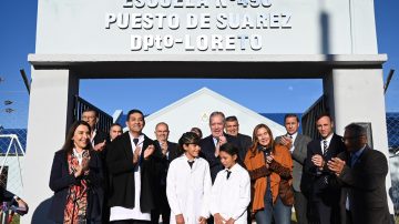 El gobernador inauguró obras en la Escuela N°490 y en el Jardín de Infantes anexo Puesto de Suárez