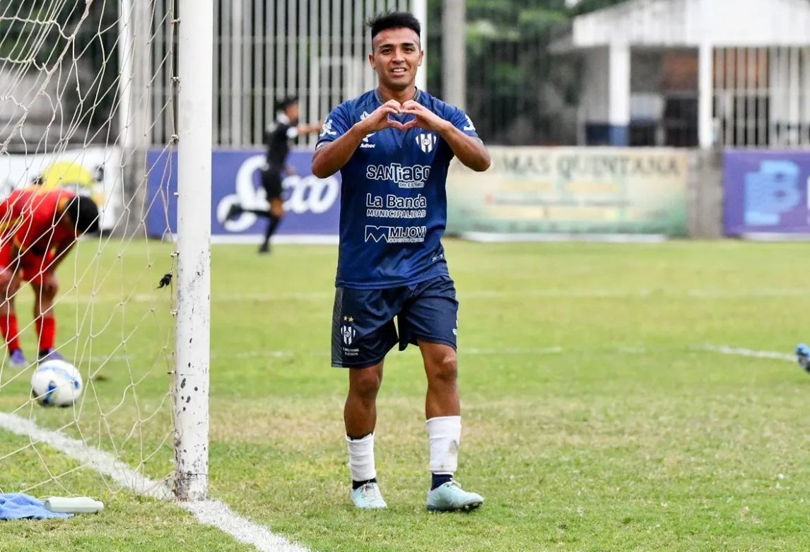 Sarmiento goleó y sumó su primer triunfo en el Anual