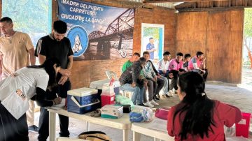 El municipio bandeño brindó asistencia sanitaria a los jóvenes del “Hogar de Cristo: Madre del Puente Carretero”