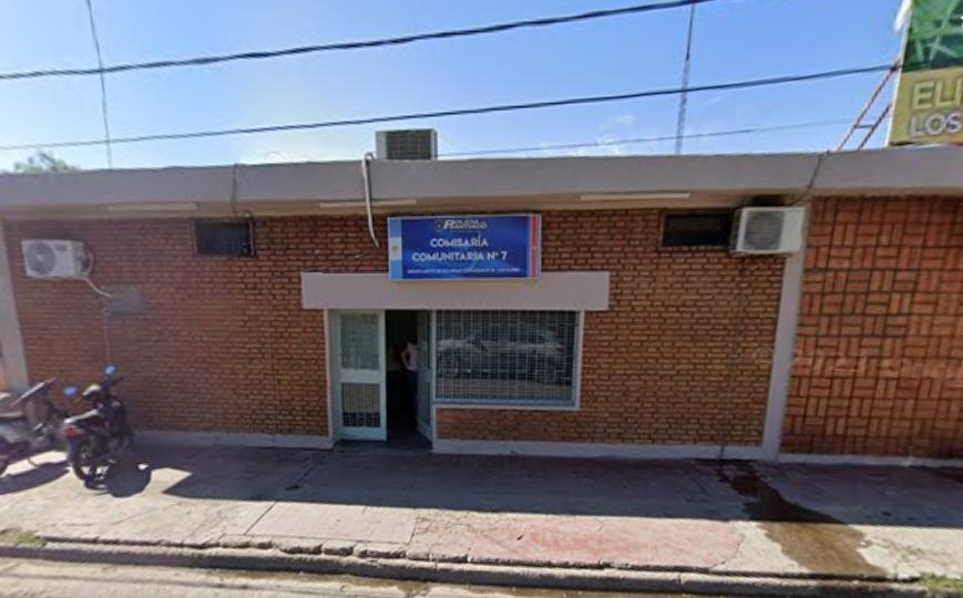 Lo llevó su madre: un hombre de 36 años quedó detenido tras presentarse en la Comisaría 7°