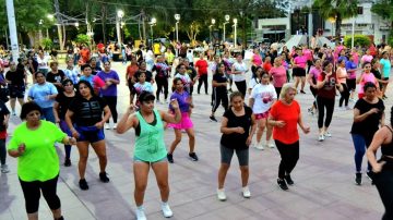 La Municipalidad de La Banda acompaña una Master class de aerobox en la Plaza Belgrano