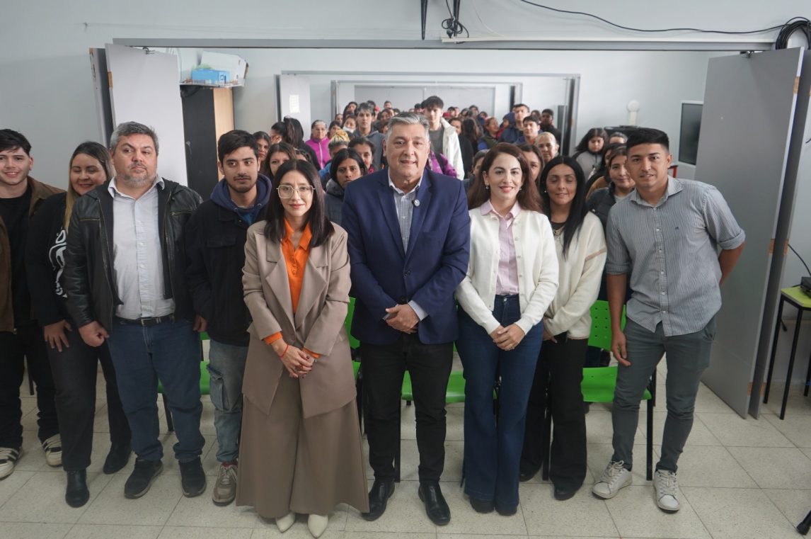 Nediani encabezó el lanzamiento de una nueva etapa del programa “Fomentar Empleo”
