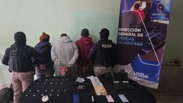 Los Juríes: secuestran 22 dosis de cocaína listas para la venta y detienen a tres personas