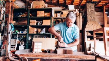 El empleo en adultos mayores creció un 32,6% ante la pérdida de poder adquisitivo
